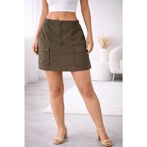 NWT Halara Women's Mini Cargo Skirt with Front Zipper Size M